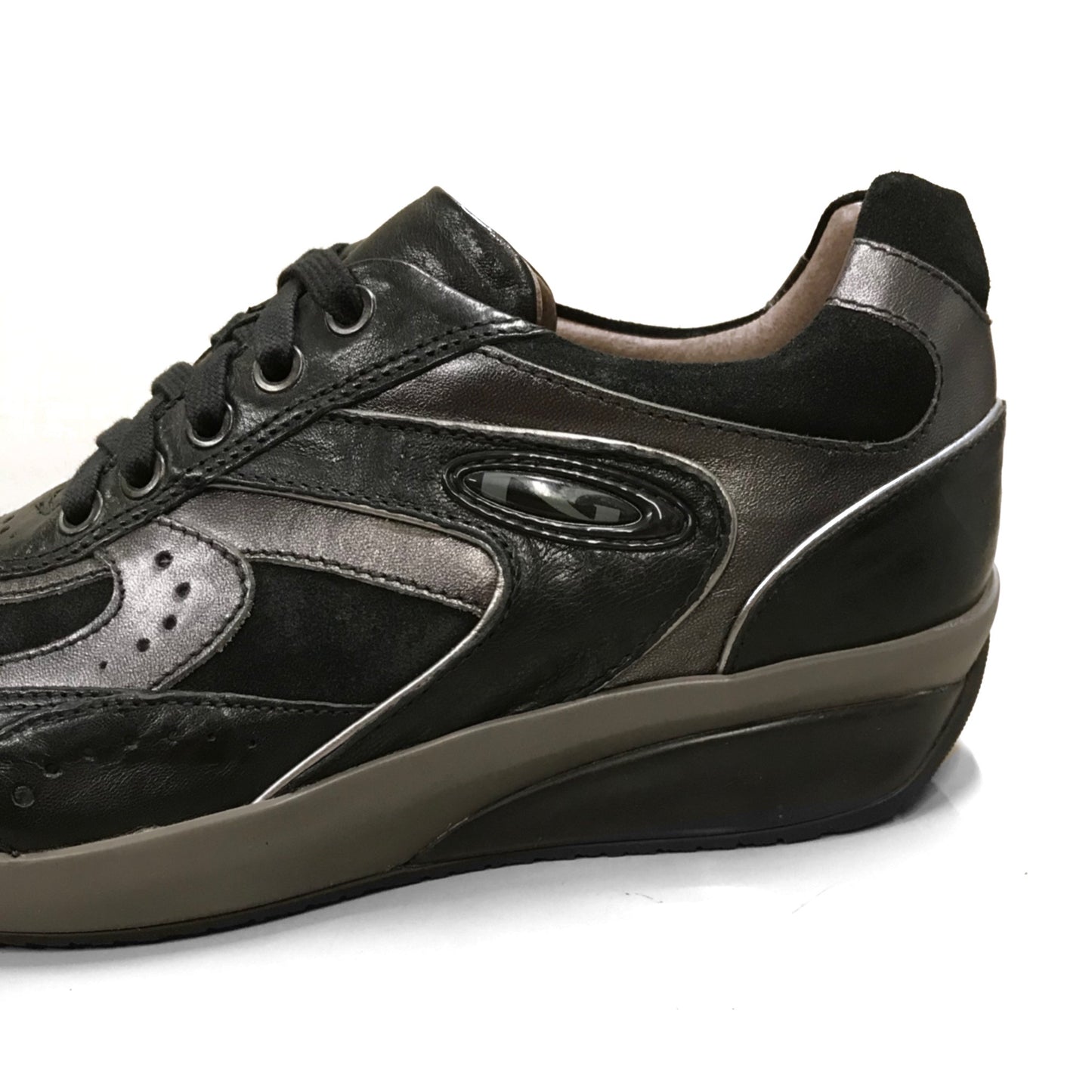 Sneakers Uomo NeroGiardini A201400U Vera Pelle e Pelle scamosciata Nero con riporti Argento