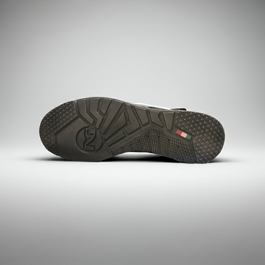 Sneakers alla caviglia Uomo NeroGiardini A100791U Vera Pelle Scamosciata con chiusura a strappo e lacci - Grigio Antracite