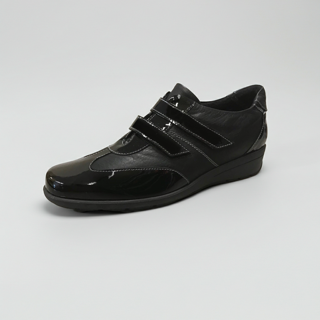 Scarpe Nere Donna Cinzia Soft in Vera Pelle e Vernice, con Chiusura a Strappo, Comfort ed Eleganza - Numero 39