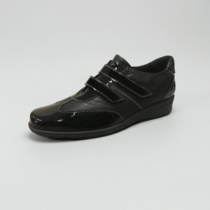 Scarpe Nere Donna Cinzia Soft in Vera Pelle e Vernice, con Chiusura a Strappo, Comfort ed Eleganza - Numero 39