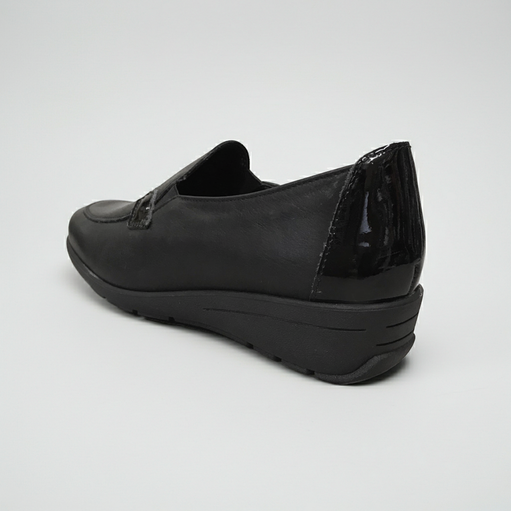 Mocassini Donna Cinzia Soft 7083 - Zeppa Bassa, Elastico Laterale, Vera Pelle, Riporti Vernice Nero