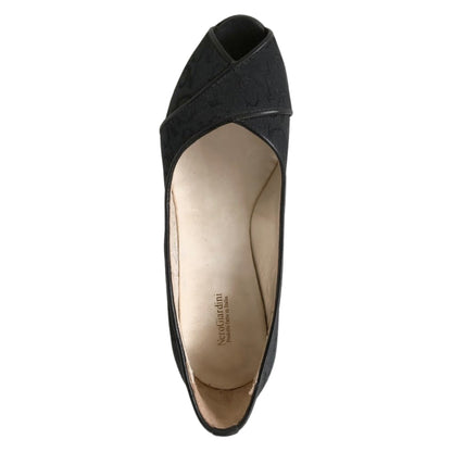 Décolleté spuntate NeroGiardini 00814 Tessuto Monogram, bordi Naplak, Nero