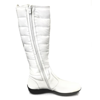 Stivali donna NeroGiardini art A900107 fondo gomma cerniera laterale interno gamba e allacciato dietro fodera vera pelle piede vernice e gamba trapuntata tipo piumino colore bianco