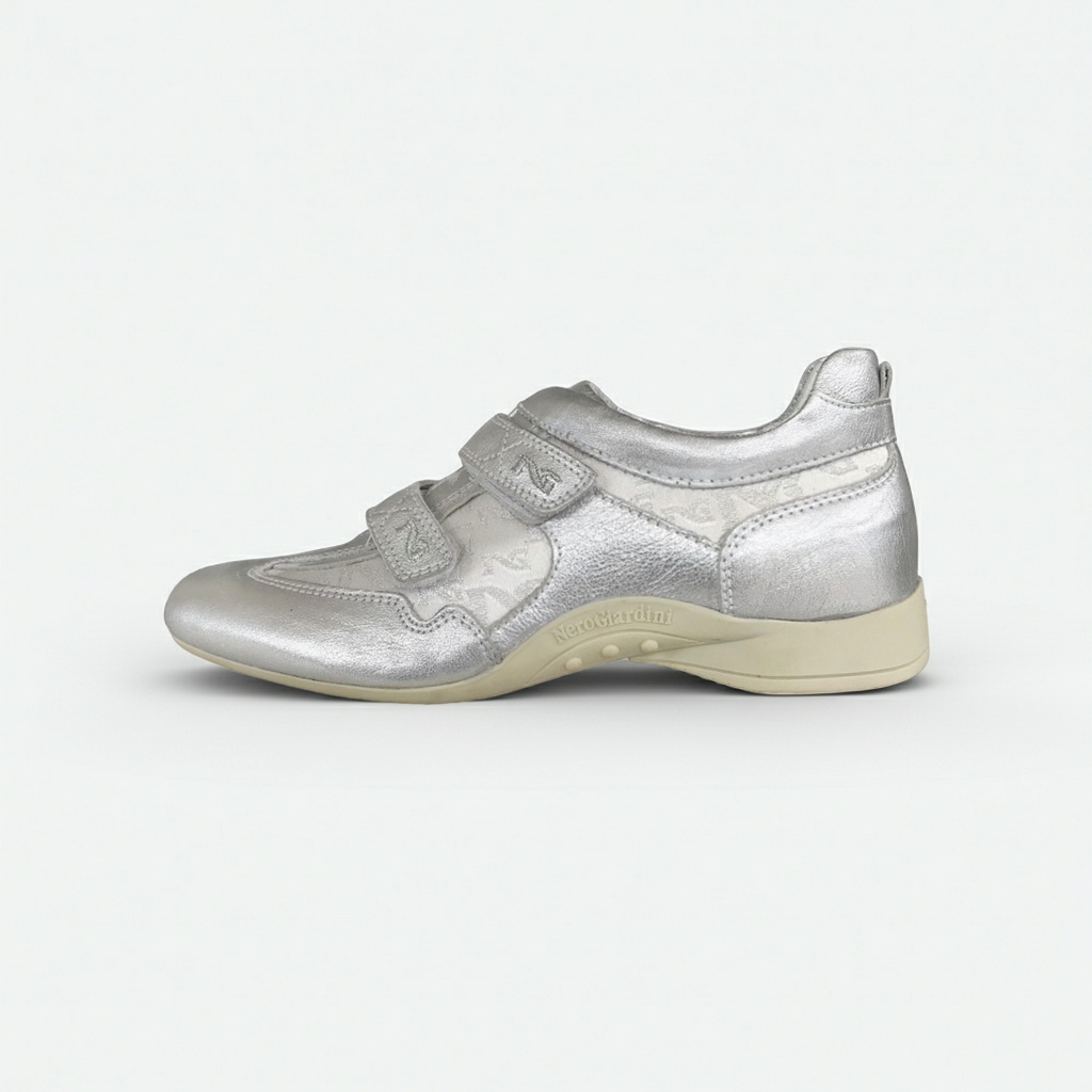 Sneakers basse donna NeroGiardini 279, con doppio strappo, Vera pelle e Tessuto Monogram, Argento, 36 EU