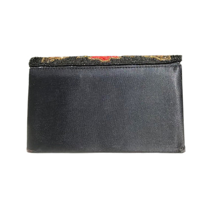 Pochette Concerto con perline ricamate e catenina oro