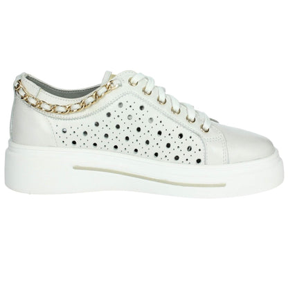 Sneakers Donna Bianche Cinzia Soft in Pelle Traforata con Plantare Estraibile, catena oro, platform IV1021472 - 003