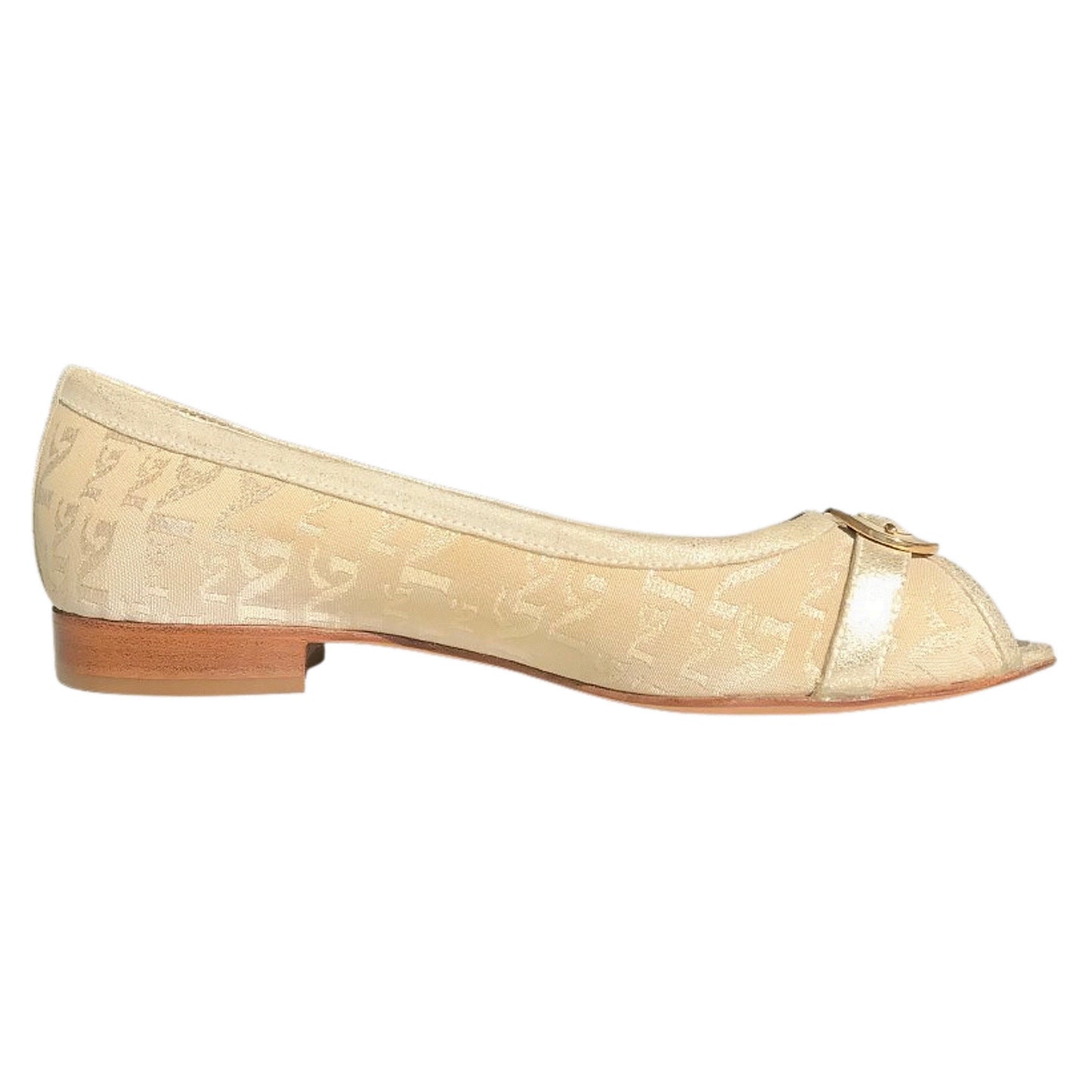 Ballerine Peep-Toe Spuntate, Tessuto Monogram Laminato, Platino, con Fibbia Decorativa, Suola e Inserti in Vera Pelle
