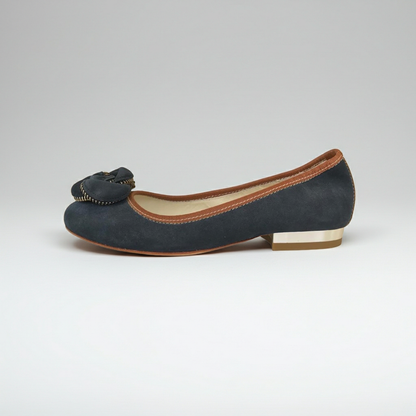Ballerine NeroGiardini Tacco Basso Specchiato Vera Pelle Blu Cuoio con fiore