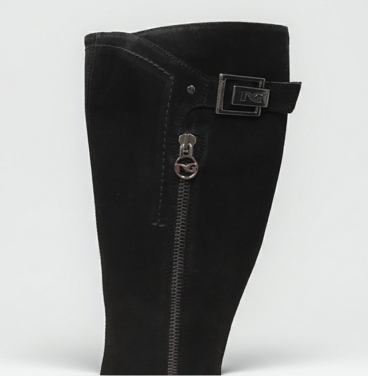 Stivali bassi Donna NeroGiardini A005102D Vera Pelle Scamosciata, Fondo gomma, Cerniera Zip - Colore Nero