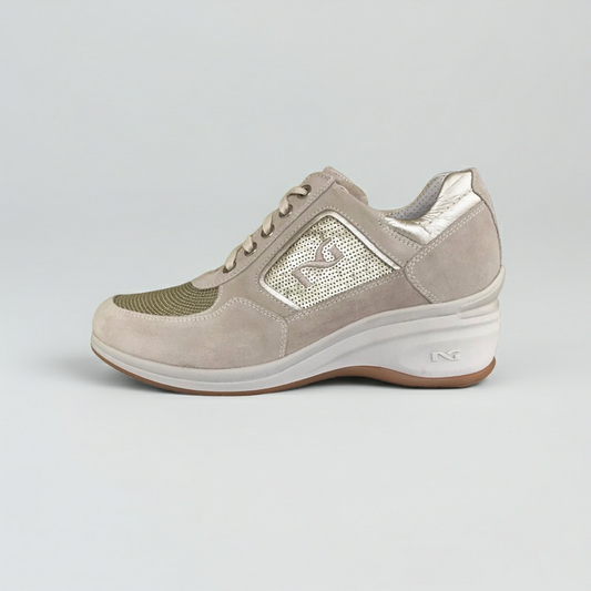 Sneakers Donna NeroGiardini P207010D Vera Pelle Beige Avorio con paillettes platino e zeppa - 39 (EU)