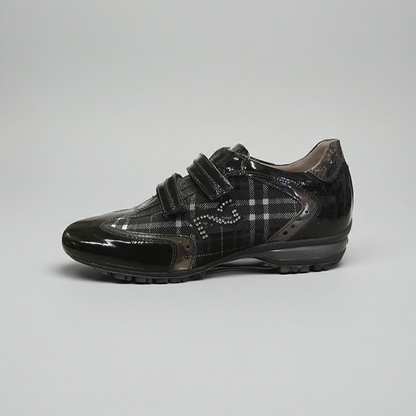Sneaker Donna NeroGiardini A900902, Doppio Strappo, Vera Pelle Scamosciata, Stampa scozzese, Naplak vernice lucida, Nero
