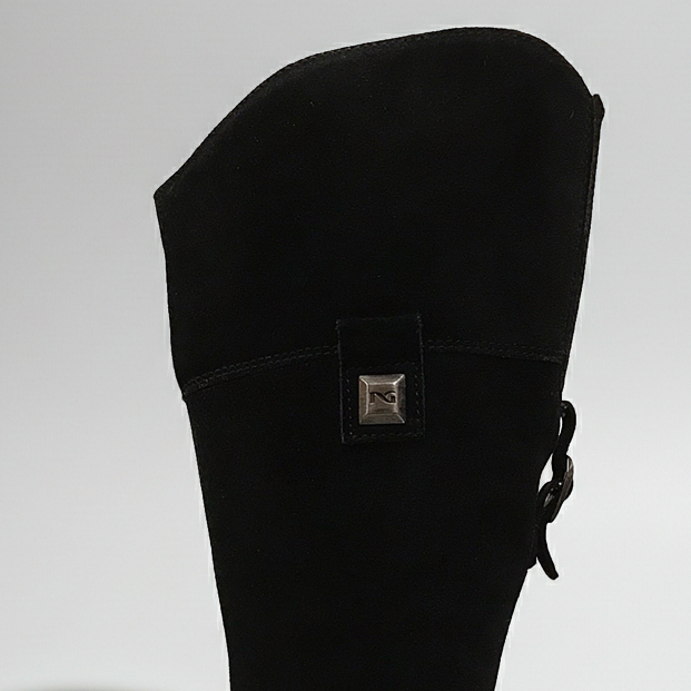Stivali con tacco a blocco NeroGiardini A005431D Vera Pelle Scamosciata, Cerniera Zip - Colore Nero