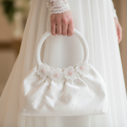 Pochette Albertario in Raso Bianco, Manico con perline, Decorazione floreale
