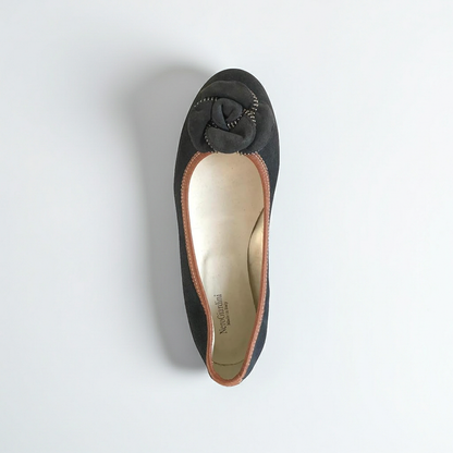 Ballerine NeroGiardini Tacco Basso camoscio Blu Avio con Finiture in Pelle Cuoio