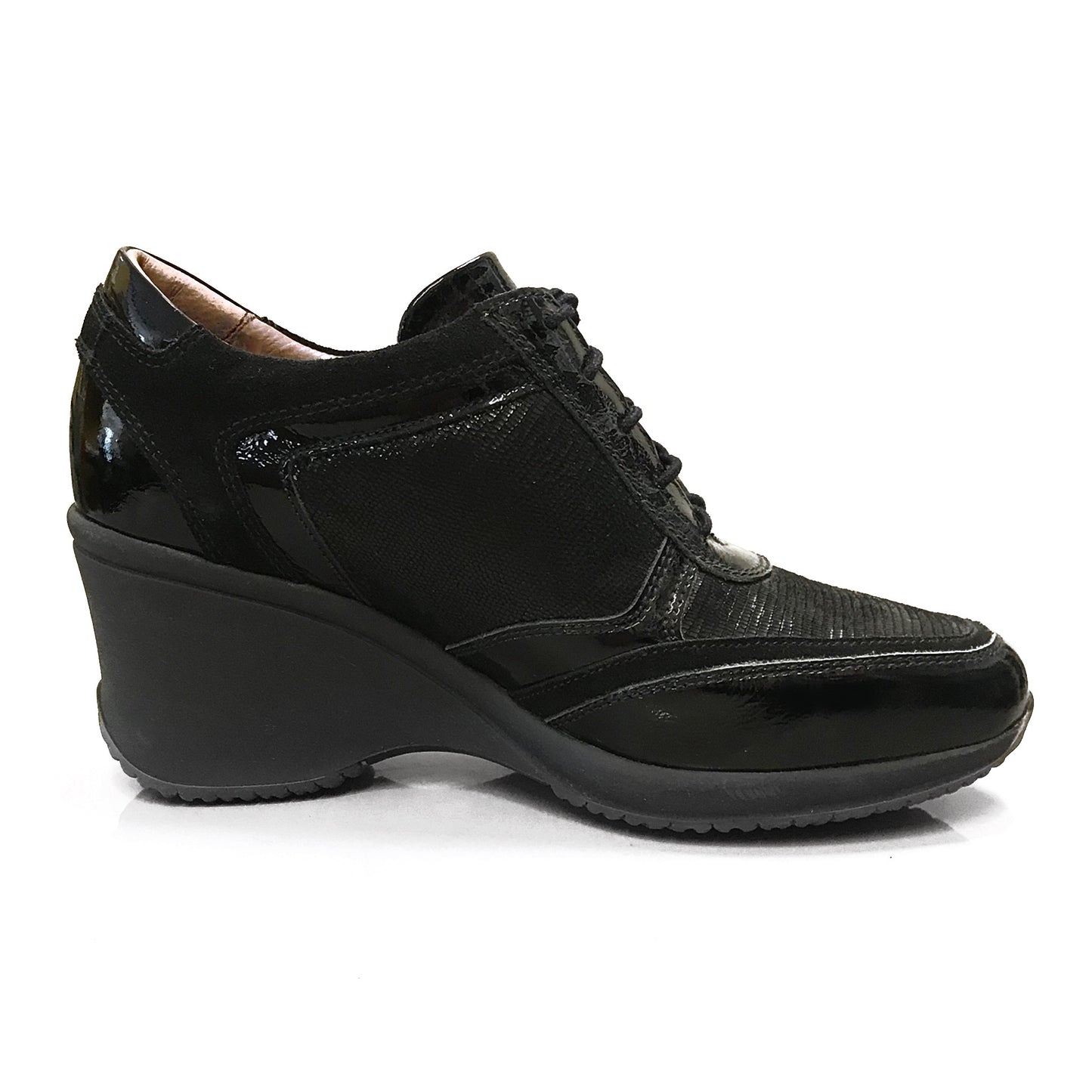 Sneakers stringata Donna NeroGiardini - Zeppa, Vera Pelle Scamosciata, Vernice, Lacci, logo in paillettes NG, Nero