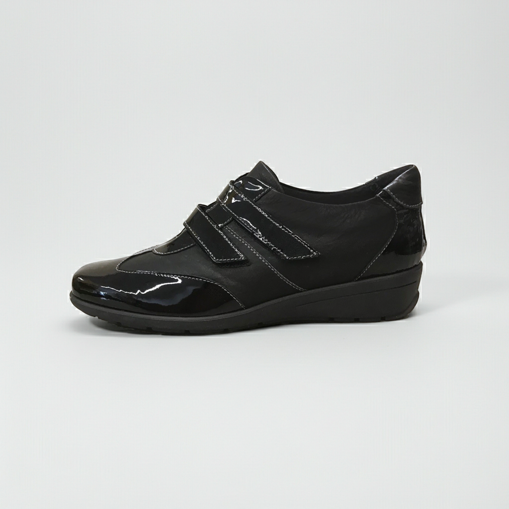 Scarpe Nere Donna Cinzia Soft in Vera Pelle e Vernice, con Chiusura a Strappo, Comfort ed Eleganza - Numero 39
