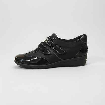 Scarpe Nere Donna Cinzia Soft in Vera Pelle e Vernice, con Chiusura a Strappo, Comfort ed Eleganza - Numero 39