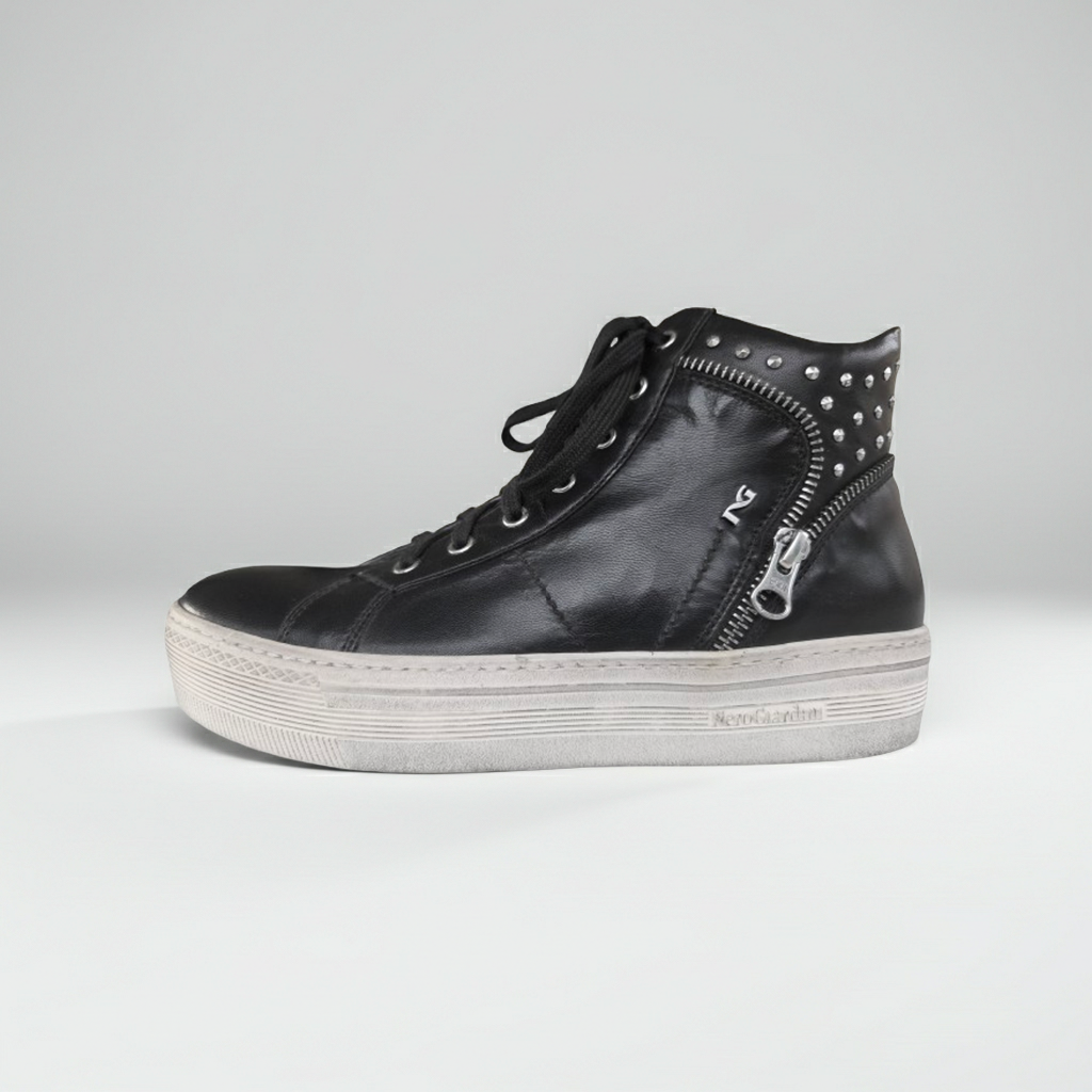 Sneakers Donna NeroGiardini A513500D, Vera Pelle, con lacci e zip, borchie