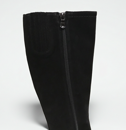 Stivali bassi Donna NeroGiardini A005102D Vera Pelle Scamosciata, Fondo gomma, Cerniera Zip - Colore Nero
