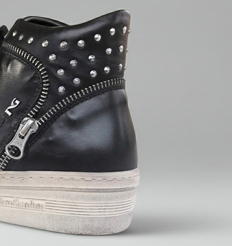 Sneakers Donna NeroGiardini A513500D, Vera Pelle, con lacci e zip, borchie