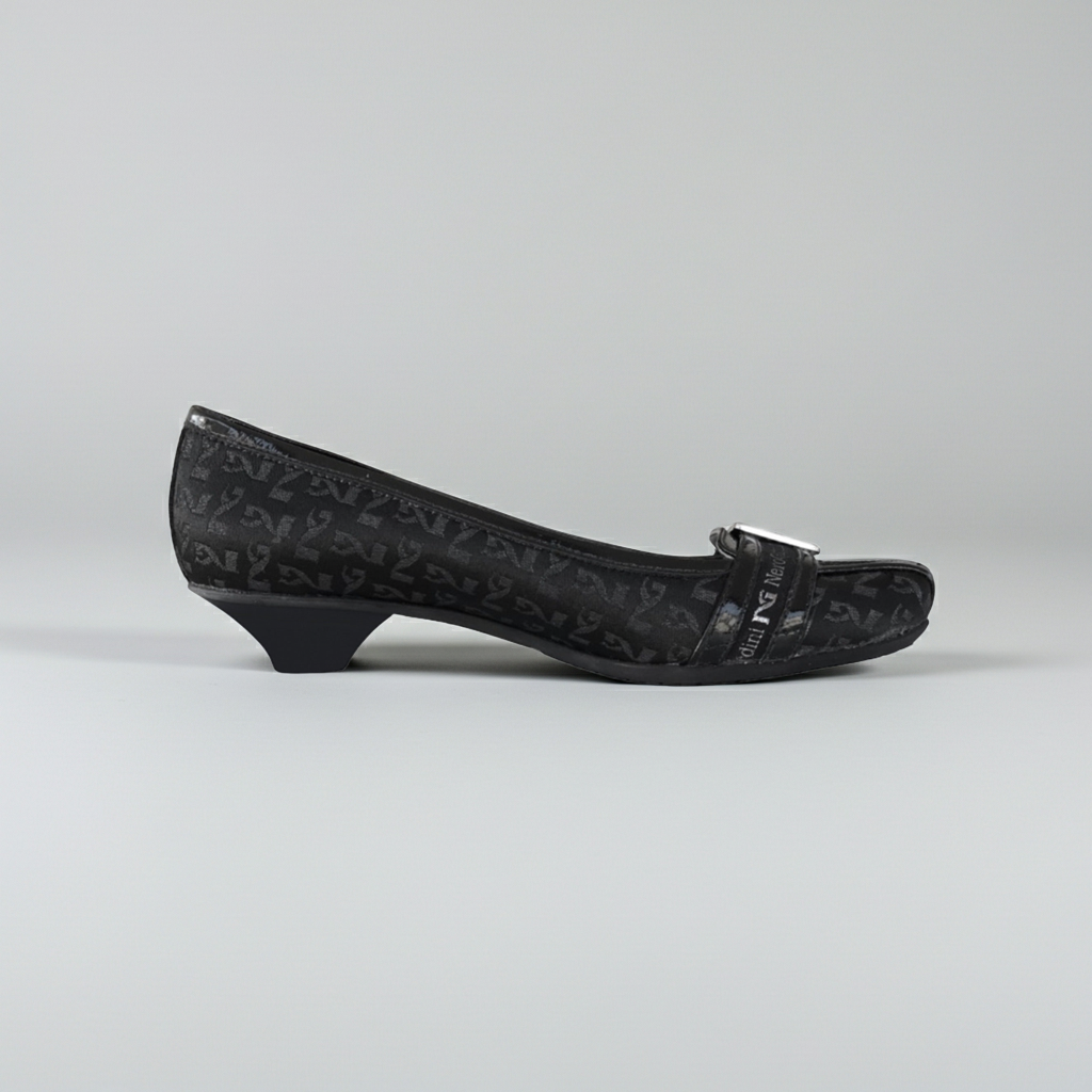 Décolleté basse NeroGiardini 00711 Tessuto Monogram Vera Pelle Nero