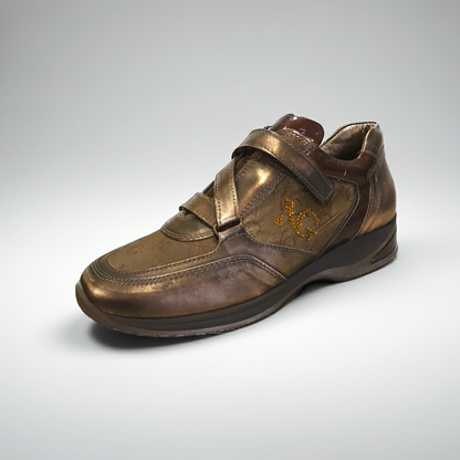Scarpe con Strappo Donna NeroGiardini 36108 in Vera Pelle con inserti in Tessuto Logato Bronzo e Vernice Marrone - Numero 39