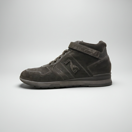 Sneakers alla caviglia Uomo NeroGiardini A100791U Vera Pelle Scamosciata con chiusura a strappo e lacci - Grigio Antracite