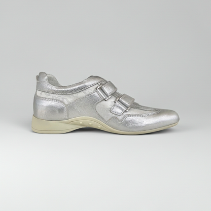 Sneakers basse donna NeroGiardini 279, con doppio strappo, Vera pelle e Tessuto Monogram, Argento, 36 EU
