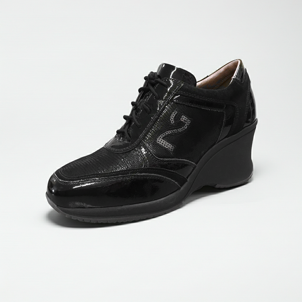 Sneakers stringata Donna NeroGiardini - Zeppa, Vera Pelle Scamosciata, Vernice, Lacci, logo in paillettes NG, Nero