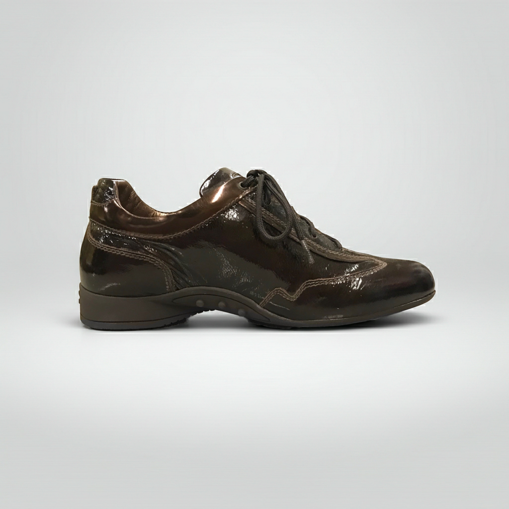Sneakers stringate Donna NeroGiardini 460 - Fondo Basso, Vera Pelle Naplak, Vernice, Testa di Moro, Logo NG con brillantini