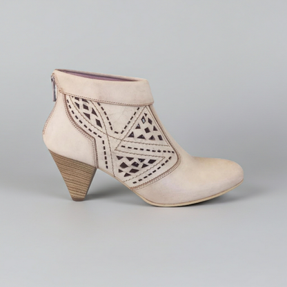 Tronchetti Donna P308641D Vera Pelle Traforata Beige Tacco a cono