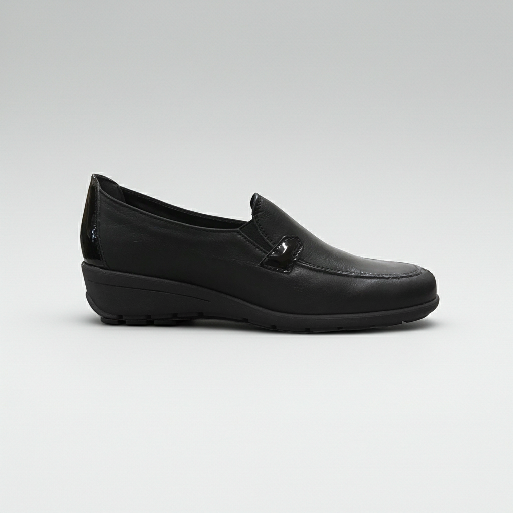 Mocassini Donna Cinzia Soft 7083 - Zeppa Bassa, Elastico Laterale, Vera Pelle, Riporti Vernice Nero