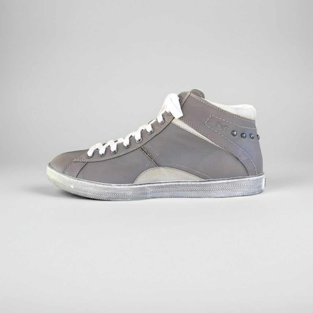 Sneaker Uomo P402462U Vera Pelle Grigio Cenere con Borchie