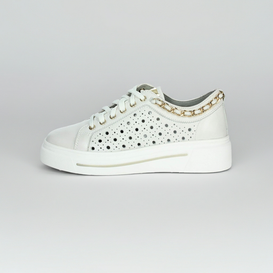 Sneakers Donna Bianche Cinzia Soft in Pelle Traforata con Plantare Estraibile, catena oro, platform IV1021472 - 003