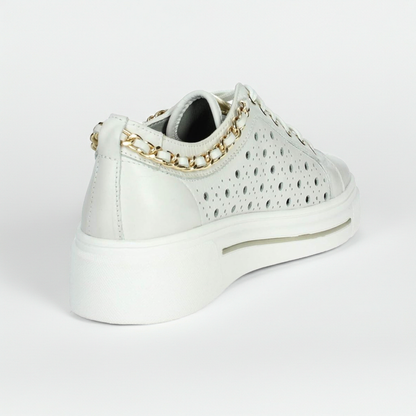 Sneakers Donna Bianche Cinzia Soft in Pelle Traforata con Plantare Estraibile, catena oro, platform IV1021472 - 003