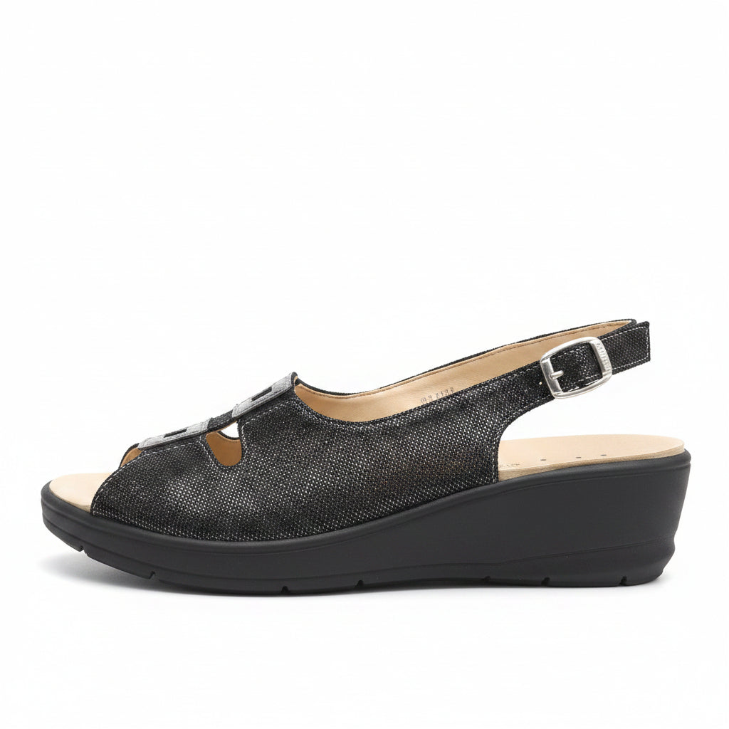 Sandali Cinzia Soft Donna Vera Pelle Nero, Plantare Estraibile, Elastici e Fibbia, Zeppa bassa