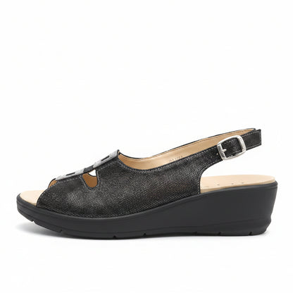 Sandali Cinzia Soft Donna Vera Pelle Nero, Plantare Estraibile, Elastici e Fibbia, Zeppa bassa