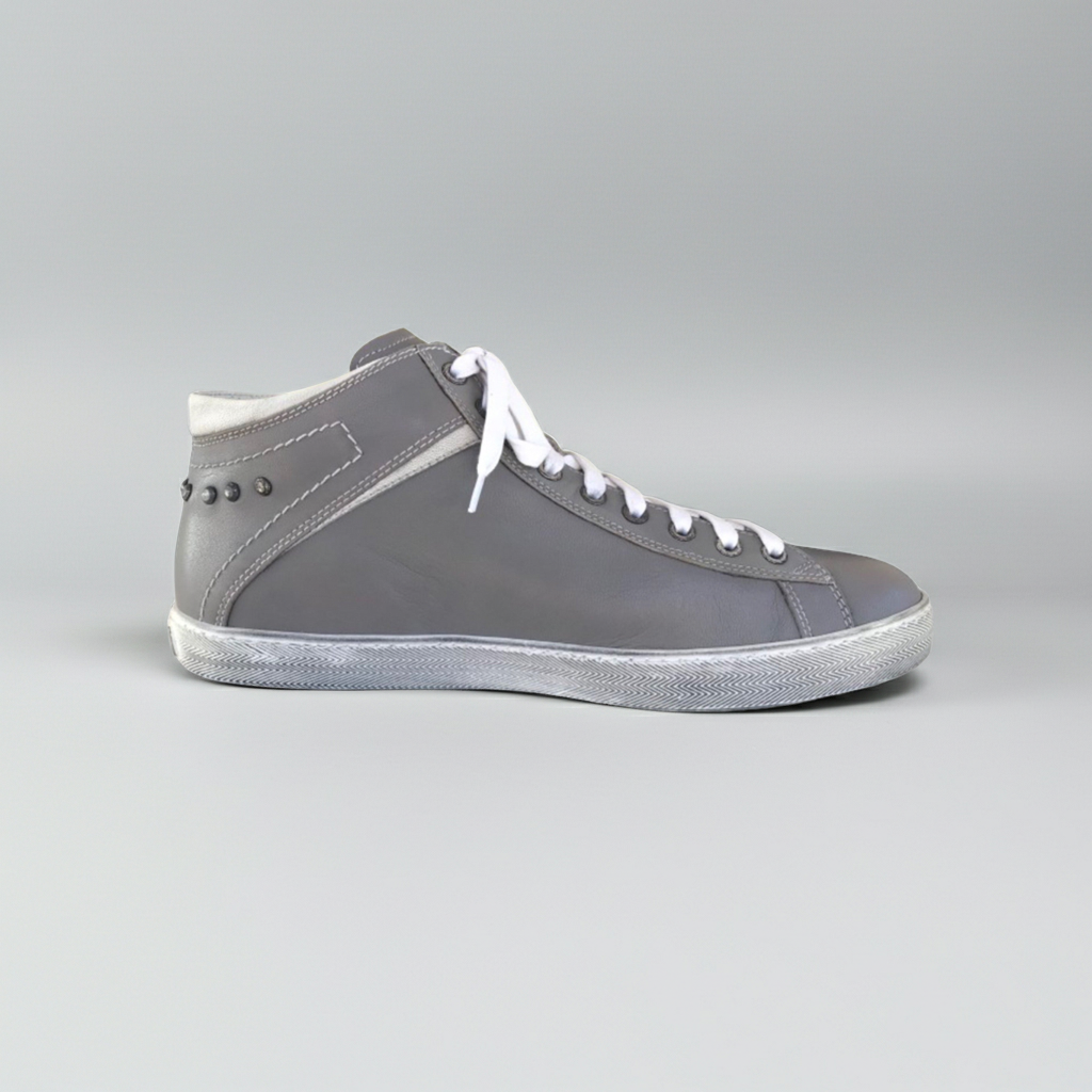 Sneaker Uomo P402462U Vera Pelle Grigio Cenere con Borchie